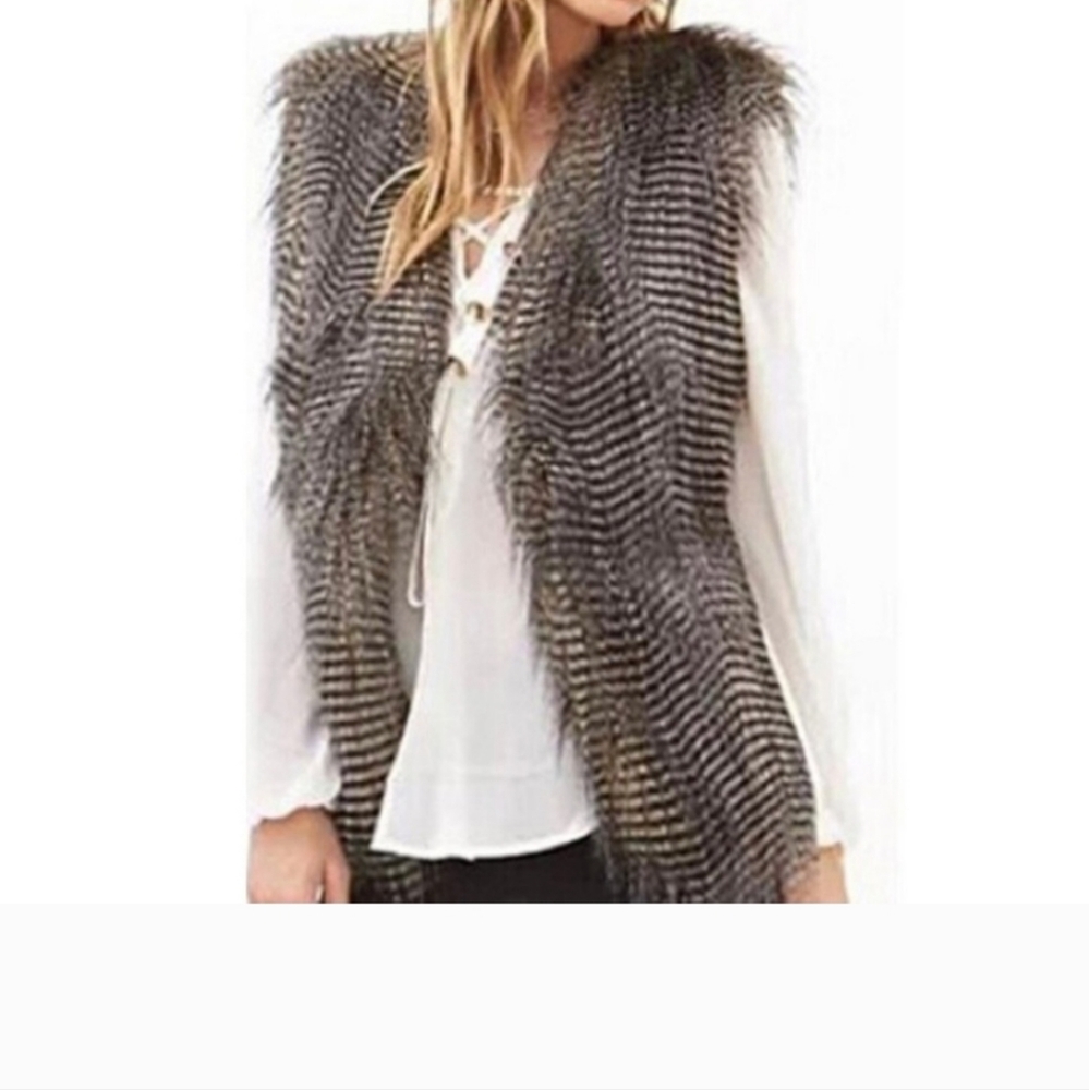 NWT Pink Republic Charcoal Grey Faux Fur Vest Women's  Sz (L)